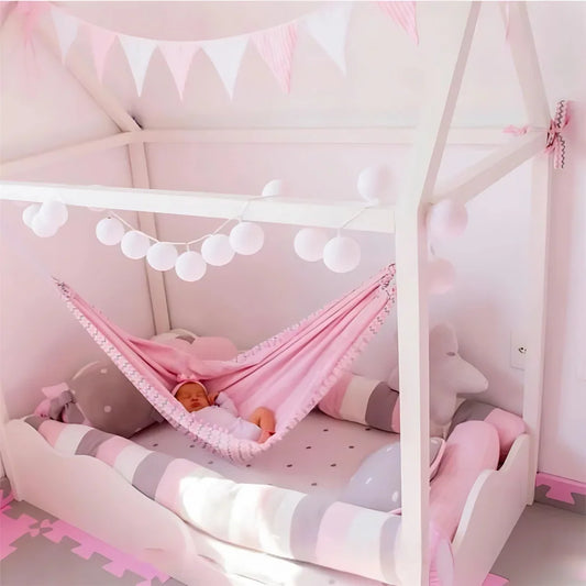 Hamac pour bébé à la maison